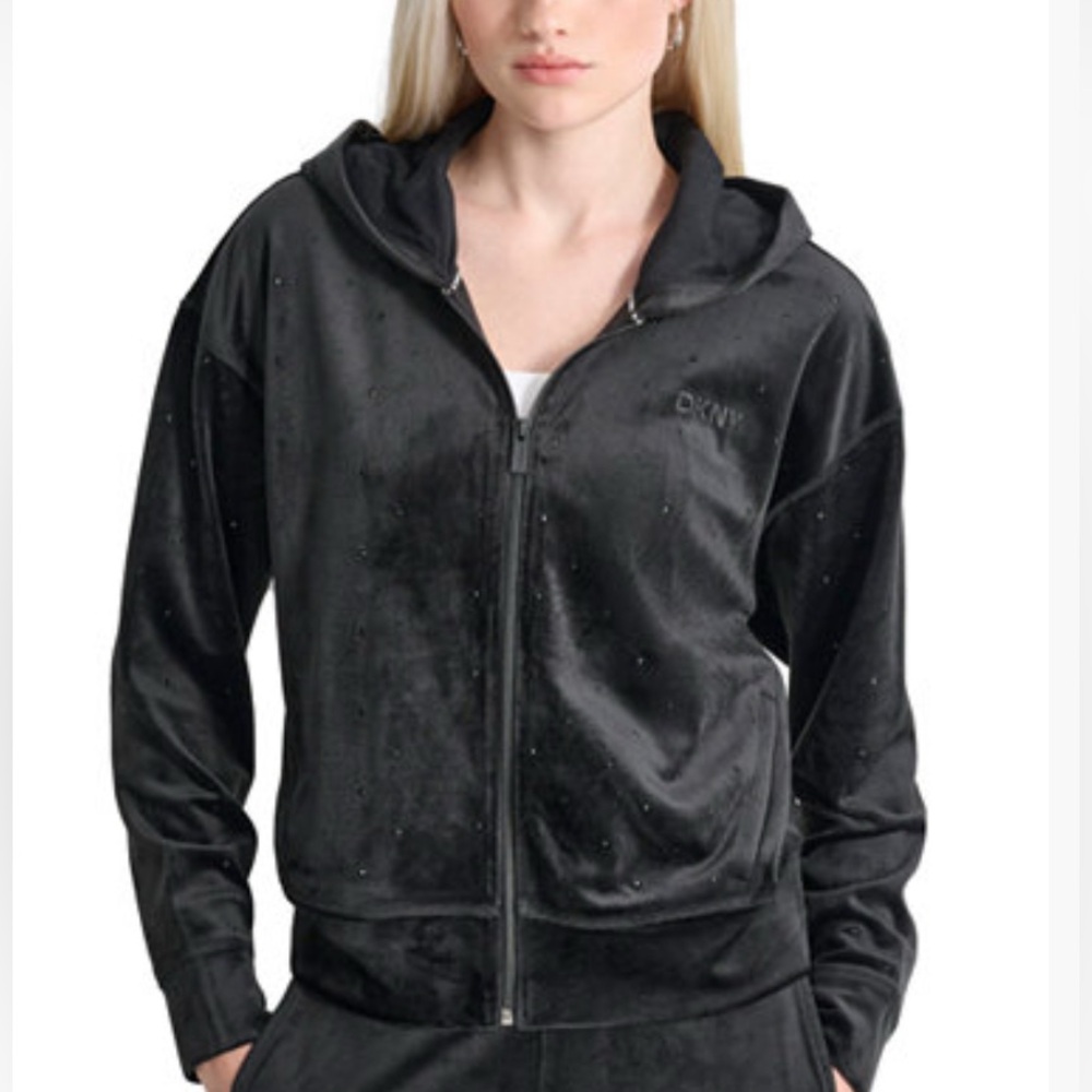 “90 Degree By Reflex” Black Velour Cropped Jacket Size:S
NWT